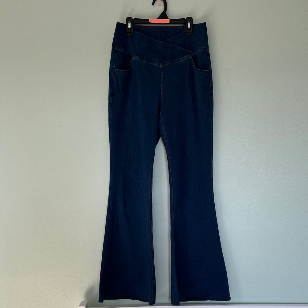 HALARA Navy Flare Jeans